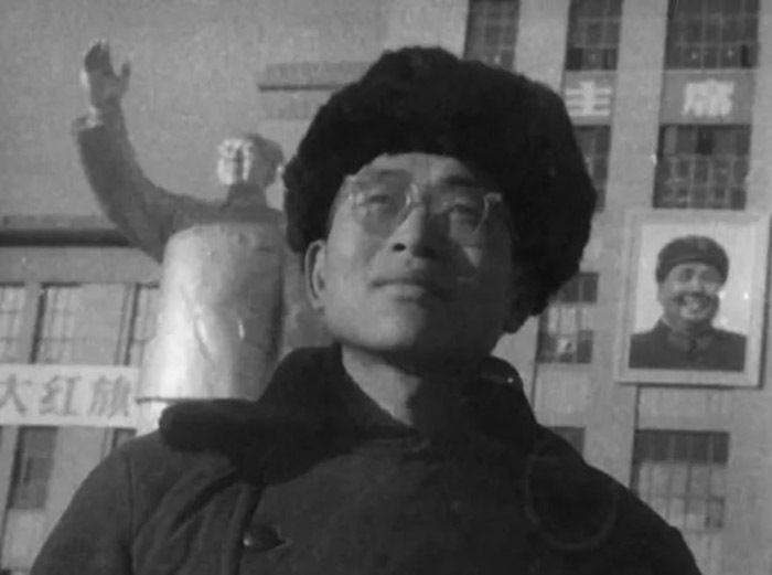 1966年，司徒兆光從蘇聯(lián)歸國，為北京工業(yè)學(xué)院創(chuàng)作毛主席雕像.jpg