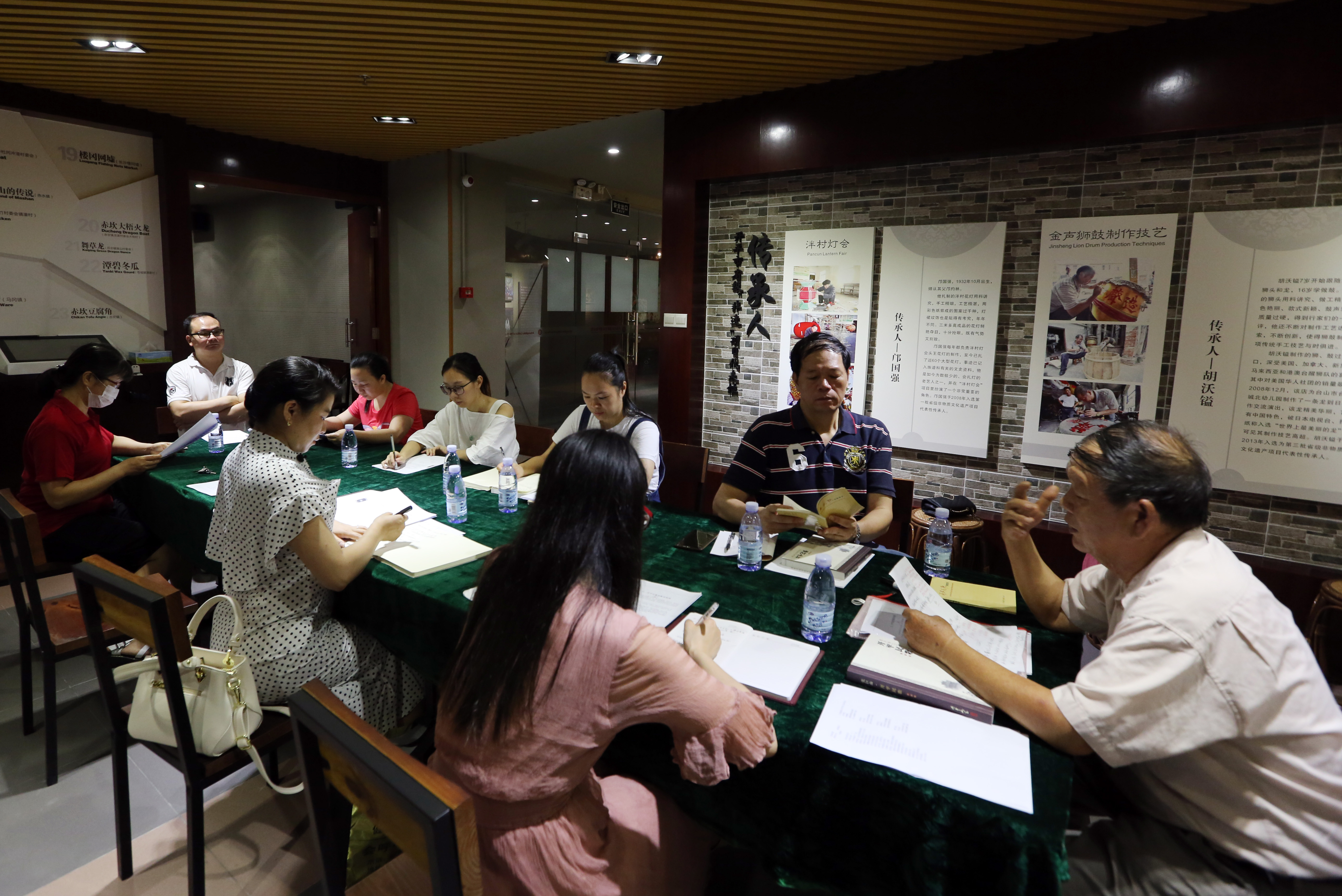 3、20200621 在開平市文化藝術(shù)中心開展開平民歌傳習(xí)活動.JPG