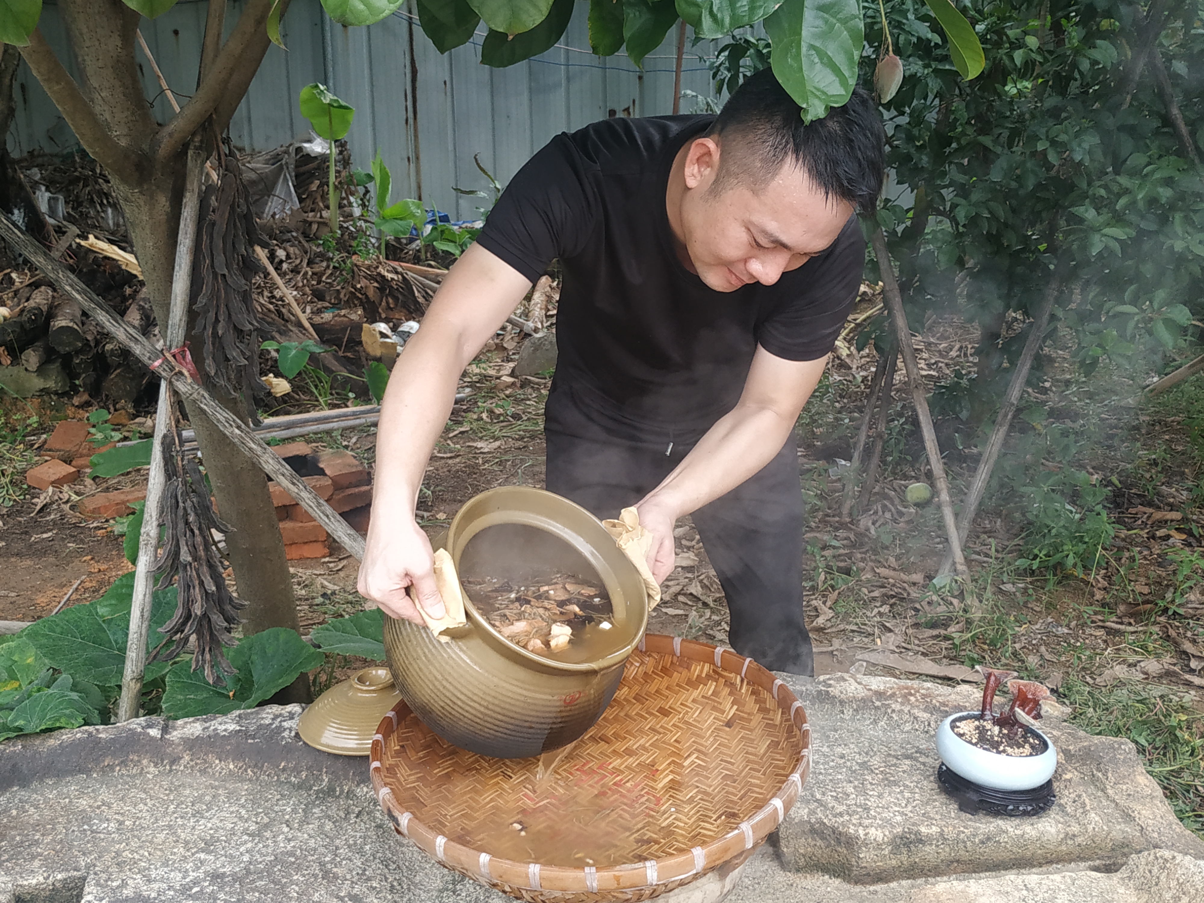 6、洪玄堂龜苓膏的制作-隔渣.jpg