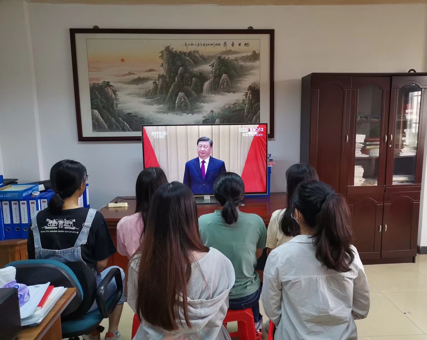 青春心向黨 建功新時(shí)代——開平市民政局團(tuán)委組織團(tuán)員青年收看慶祝建團(tuán)100周年大會(huì).jpg