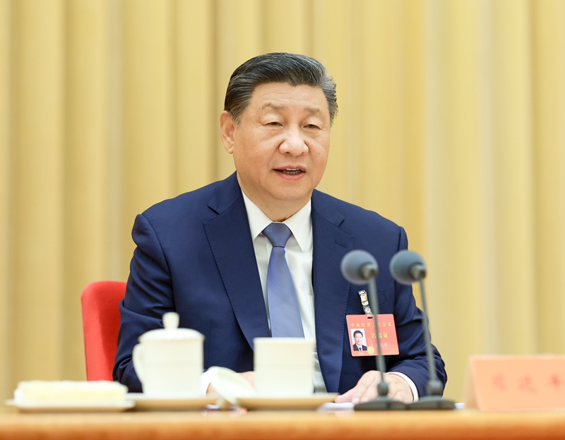 ??12月11日至12日，中央經(jīng)濟(jì)工作會議在北京舉行。中共中央總書記、國家主席、中央軍委主席習(xí)近平出席會議并發(fā)表重要講話。